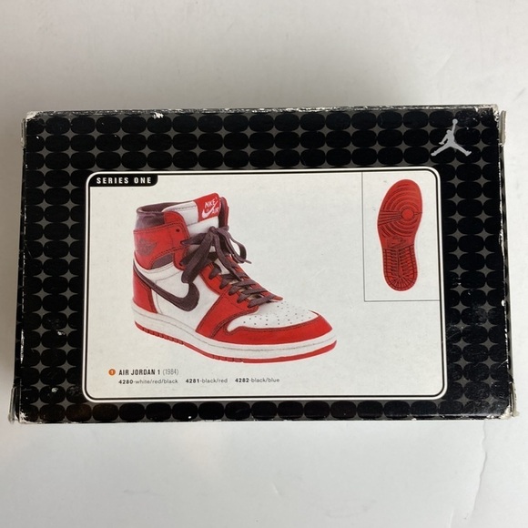 Nike AIR JORDAN Mini Tennis Shoe Bowen Designs 4282 Commemorative Collectible - Picture 12 of 16